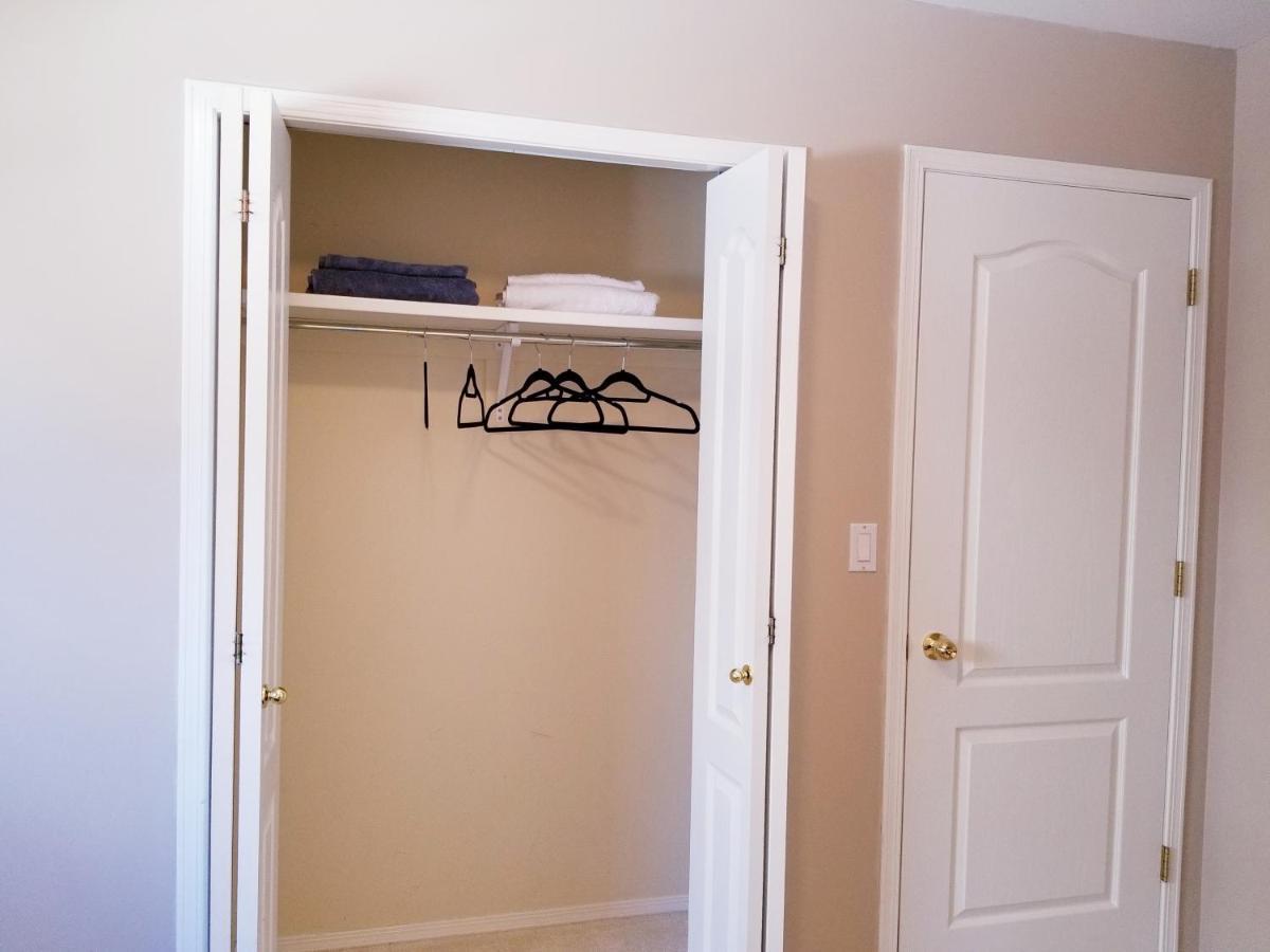 Saskatoon Lashyn Cove Homestay Екстериор снимка