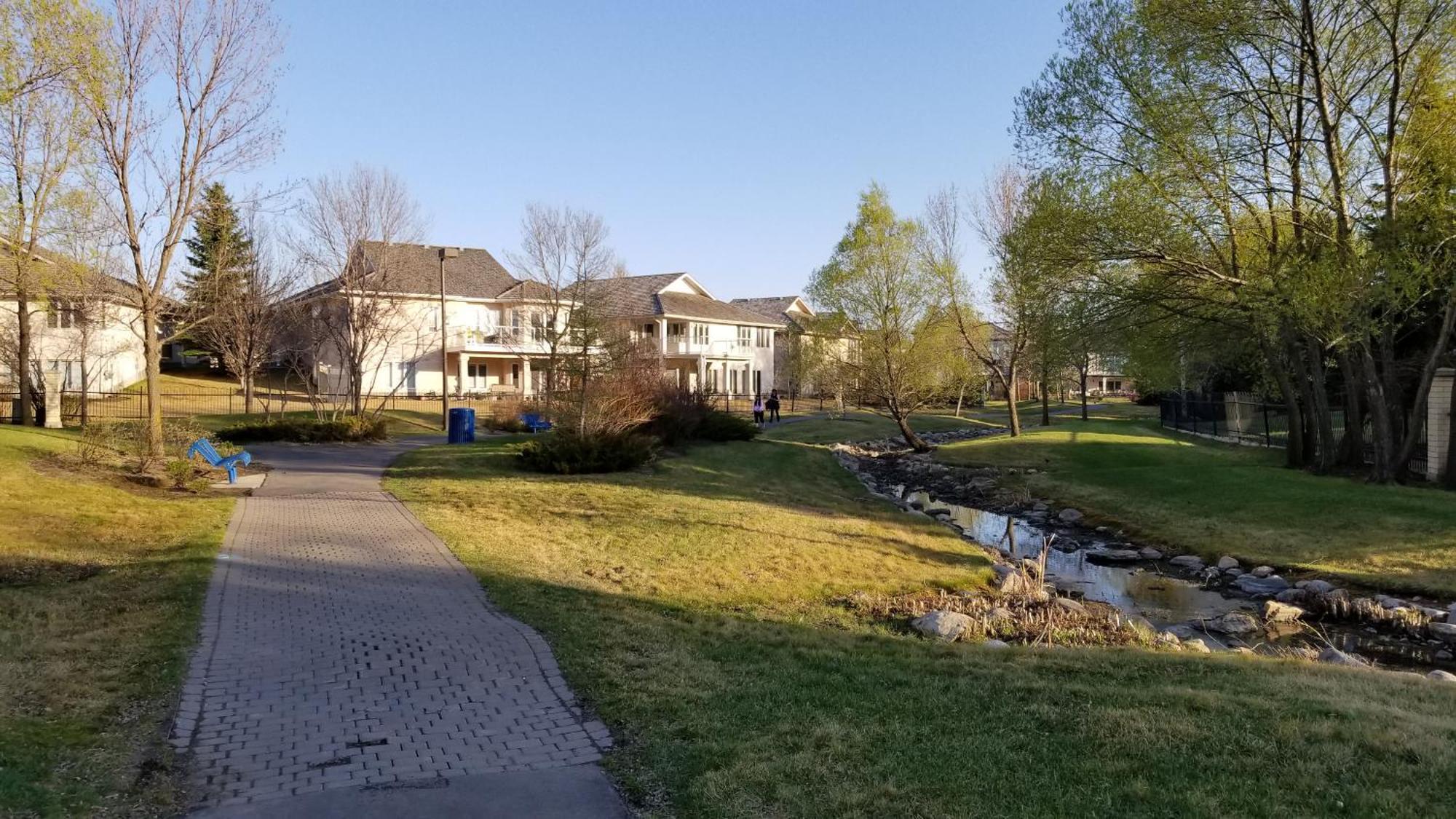 Saskatoon Lashyn Cove Homestay Екстериор снимка