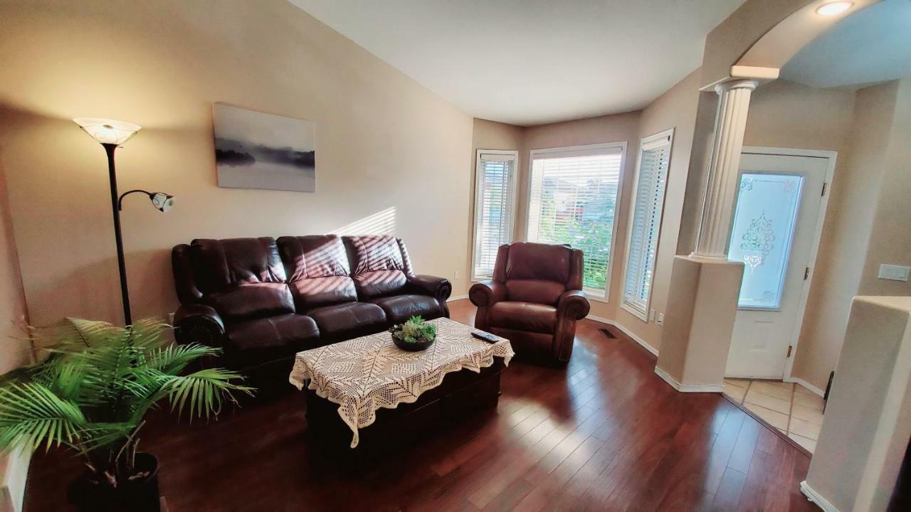 Saskatoon Lashyn Cove Homestay Екстериор снимка